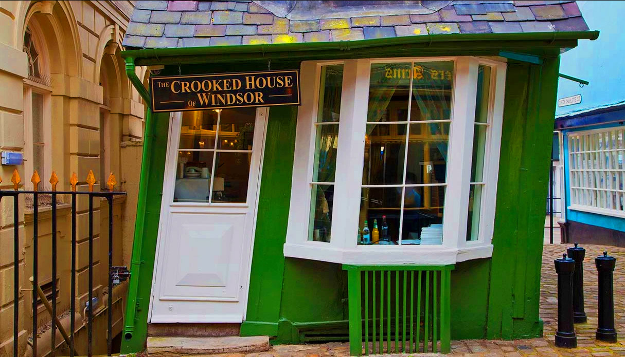 the crooked house La casa storta Windsor