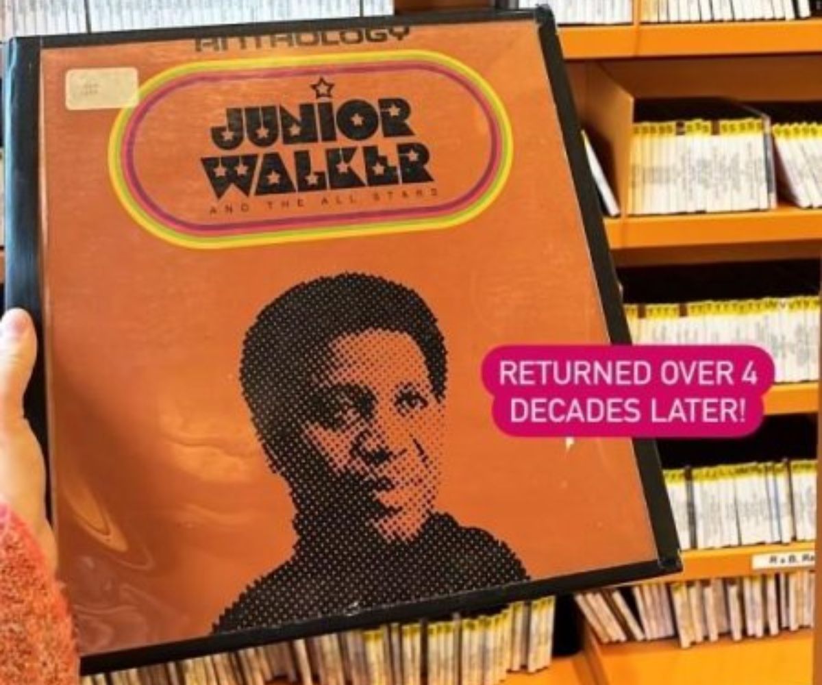 Disco in vinile restituito alla biblioteca di Boston 47 anni dopo la scadenza della data di restituzione