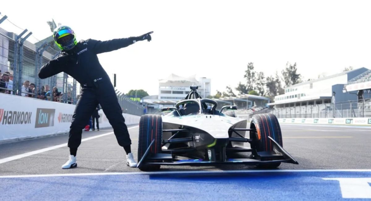 Usain Bolt migliora di 5,22 secondi il suo record mondiale sui 100 metri grazie all’ auto di Formula E GENBETA