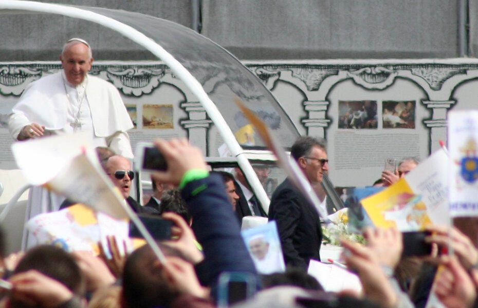 Il Papa e la sicurezza nei viaggi del Giubileo. La responsabilità va alla Gendarmeria Pontificia e le Guardie Svizzere più le polizie locali!